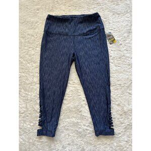 NWT Danskin Performance Capri Leggings Cutout Detail - Large